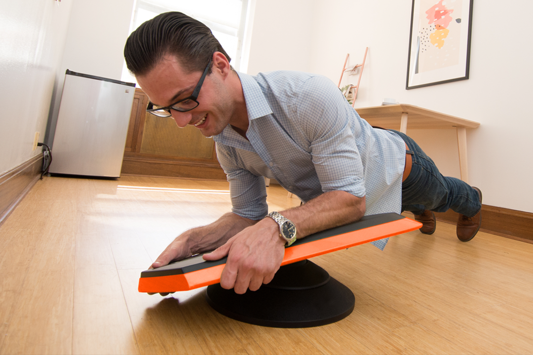 Planking For Your Muscles AND Brain! - LIVESTRONG.COM Reviews Stealth Core Trainer
